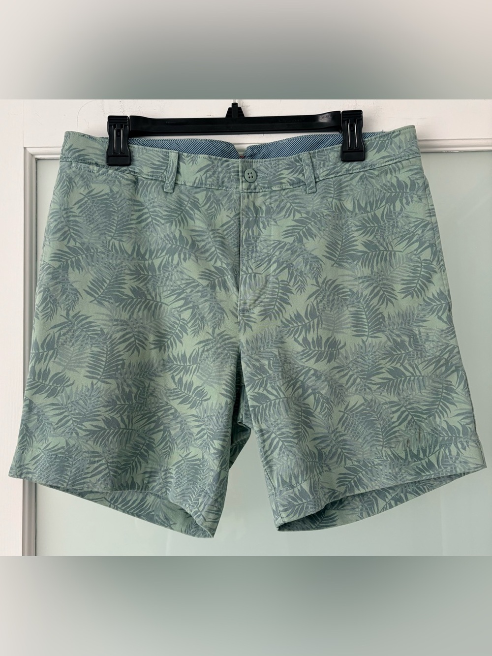 Cremieux Slim-Fit Palm Printed Garment-Dyed 7” Inseam Shorts Granite Green, 32